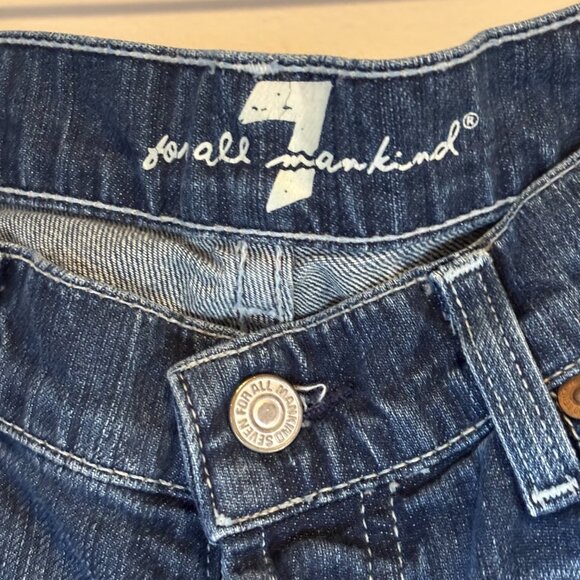 7 For All Mankind Women's Distressed Crop Boycut Jeans Size 27 - Picture 5 of 9